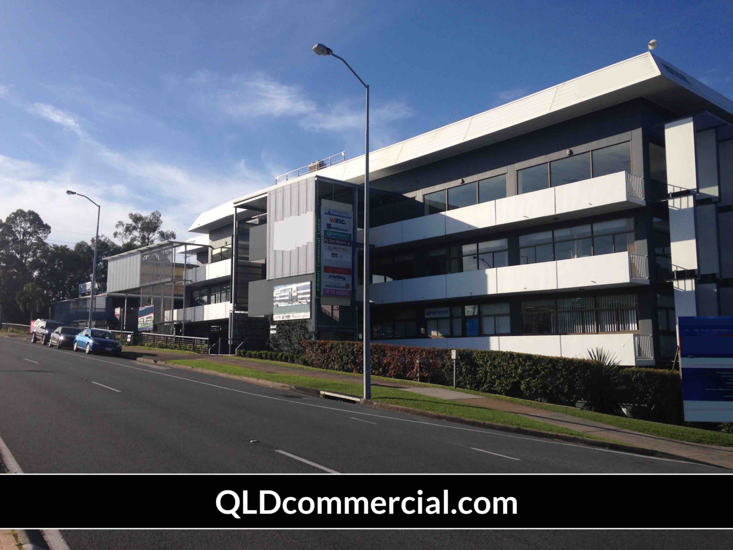 CR207_1_web Multiple Offices, Great Incentives