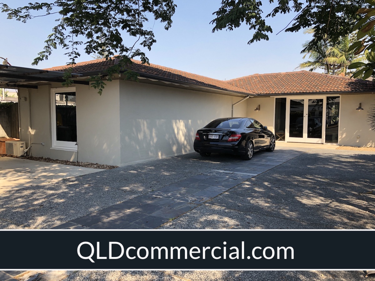 Main Road Office, Commercial House