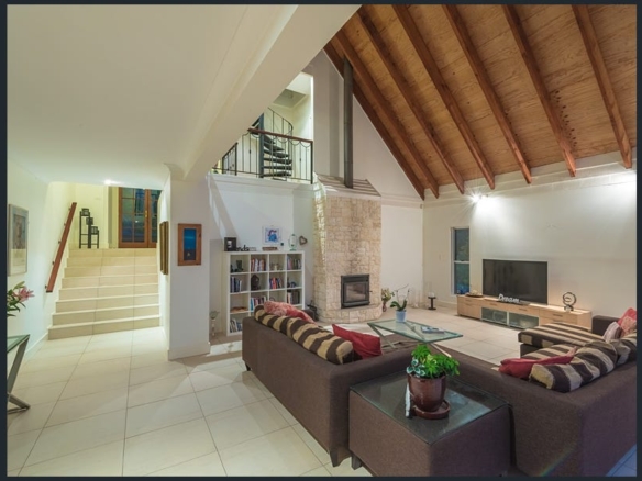 Large Office and Warehouse Spaces in Central Gold Coast Corridor