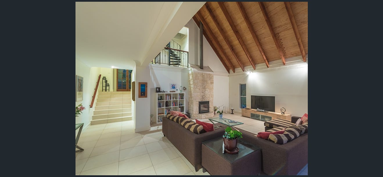 Large Office and Warehouse Spaces in Central Gold Coast Corridor