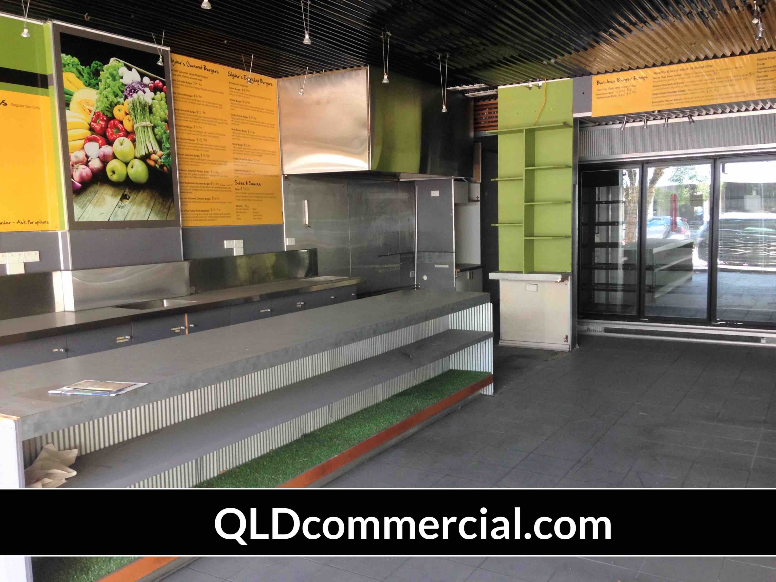 Restaurant, Juice Bar, Deli – Many Extras